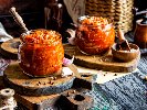 Рецепта Домашна едросмляна лютеница с печени патладжан (син домат), чушки (пипер), моркови, доматено пюре, мед и кимион в хлебопекарна